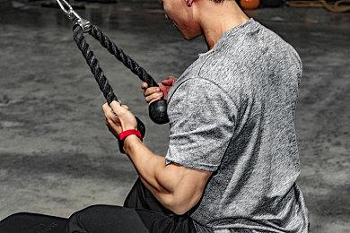 《师父》全新预告发布 踏上复仇之路